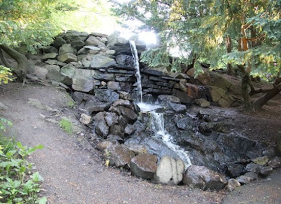 sweden/gothenburg/attraction/lilla-dammen-waterfall