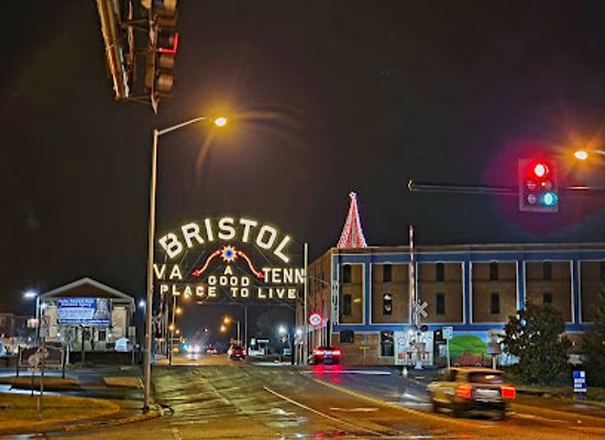 tennessee/tri-cities/attraction/paramount-bristol