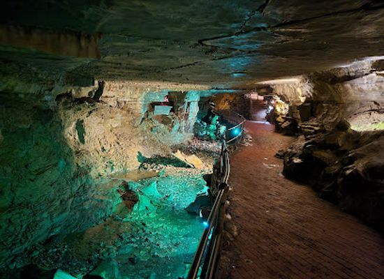 new-york/leatherstocking-region/attraction/howe-caverns