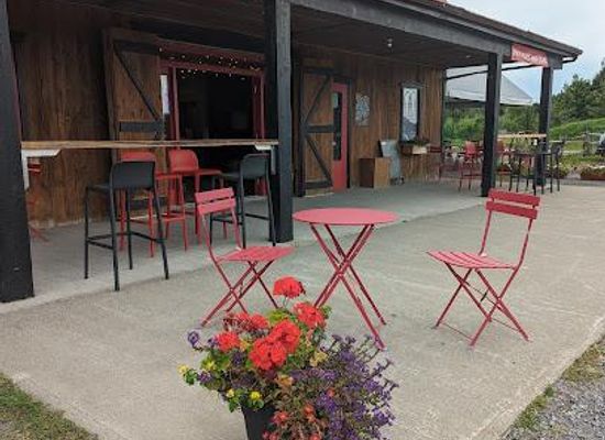 canada/saguenay-lac-saint-jean/attraction/domaine-sainte-famille-winery-cidery-orchard