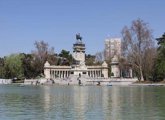 spain/madrid/retiro/attraction/monumento-to-martinez-campos