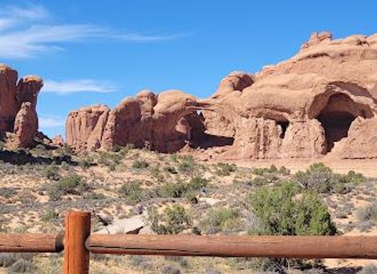 utah/moab/attraction/double-arch