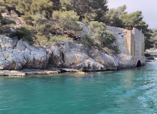 france/marseille-calanques/attraction/visit-of-creeks