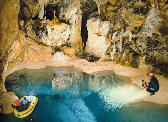 greece/peloponnese/attraction/cave-lakes-kastria-cave