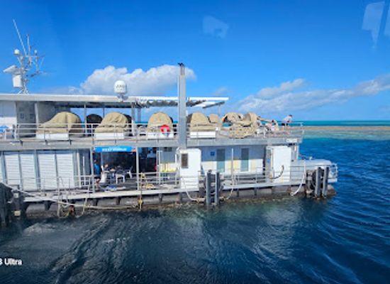 australia/great-barrier-reef/attraction/reef-world-cruise-whitsundays