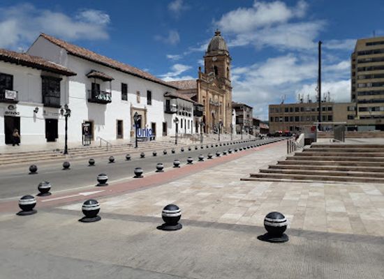 colombia/tunja/attraction/plaza-de-bolivar-tunja