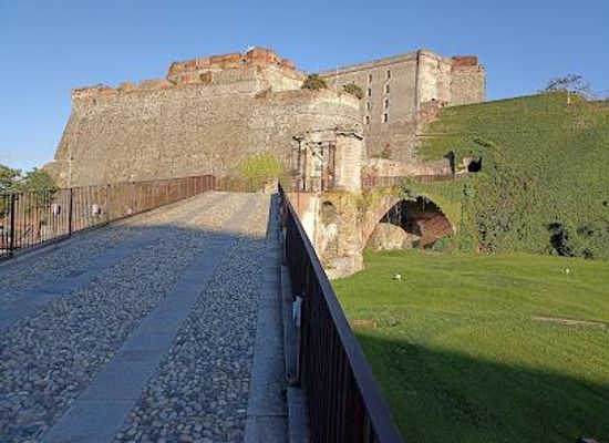 italy/genoa/attraction/priamar-fortress