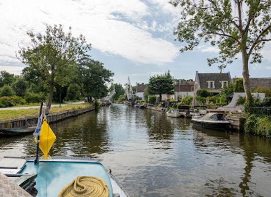 netherlands/gooi/attraction/de-fietsboot-halteplaats-nieuwersluis