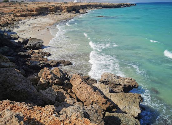 oman/ash-sharqiyah-south-governorate/attraction/hidden-beach