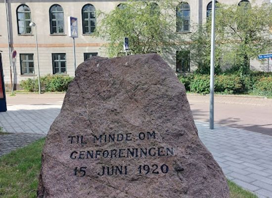 denmark/hillerod/landmark/genforeningssten-i-hillerod