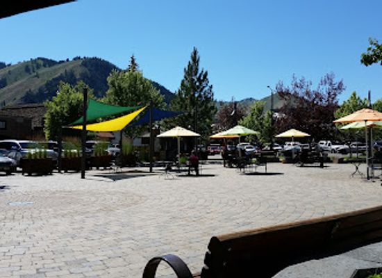 idaho/ketchum/attraction/ketchum-town-square