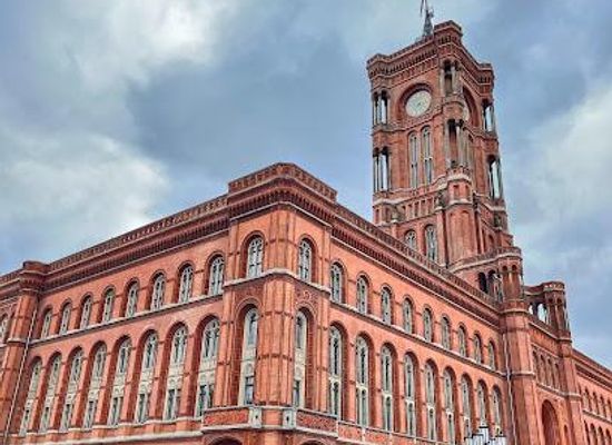 germany/berlin/attraction/rotes-rathaus