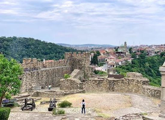 bulgaria/moesia/attraction/tsar-asen-i-square