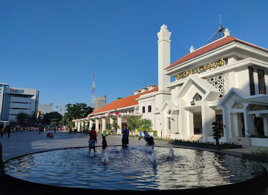 indonesia/surabaya/wonokromo/attraction/alun-alun-surabaya