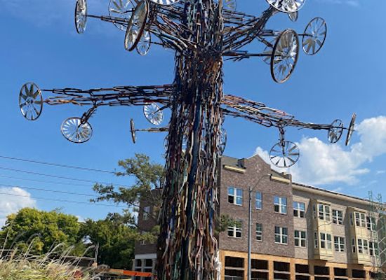 tennessee/memphis/attraction/tree-of-life-sculpture