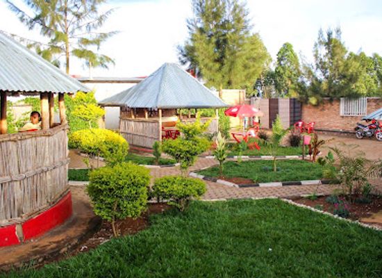 rwanda/akagera-national-park/attraction/akagera-neighbors