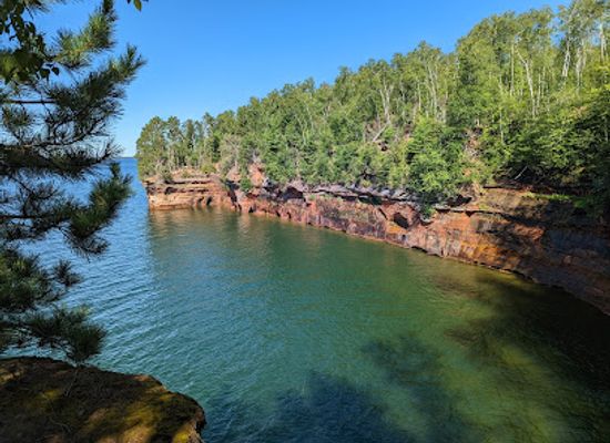 wisconsin/bayfield/attraction/apostle-islands-maritime-cliffs-state-natural-area