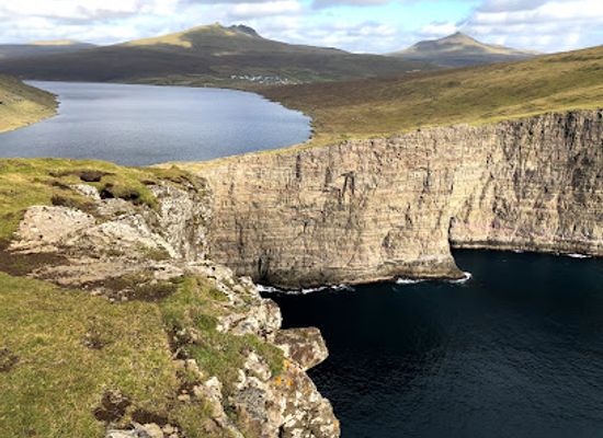 faroe-islands/vagar/attraction/sorvagsvatn