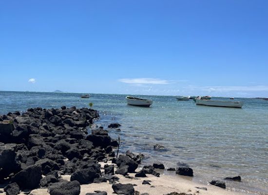 mauritius/riviere-du-rempart/attraction/roches-noires-beach