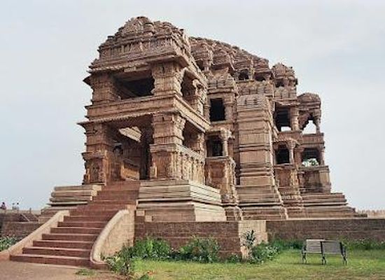 india/gwalior/attraction/sahastrbahu-twin-temples