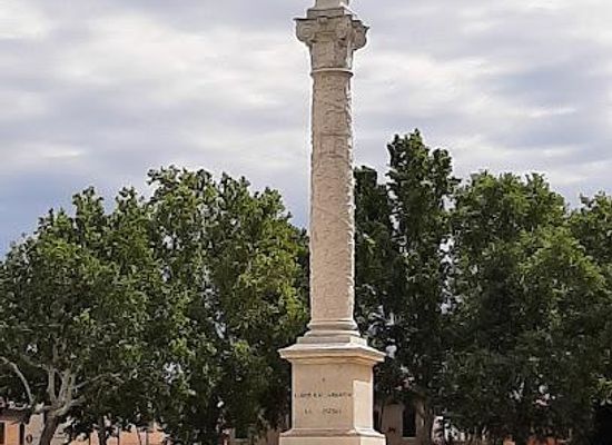 italy/emilia-romagna/attraction/piazza-ariostea