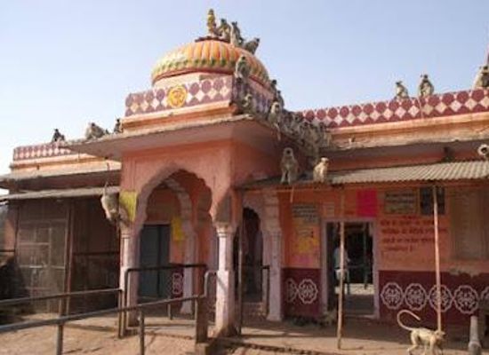 india/ranthambore/attraction/ganesh-temple