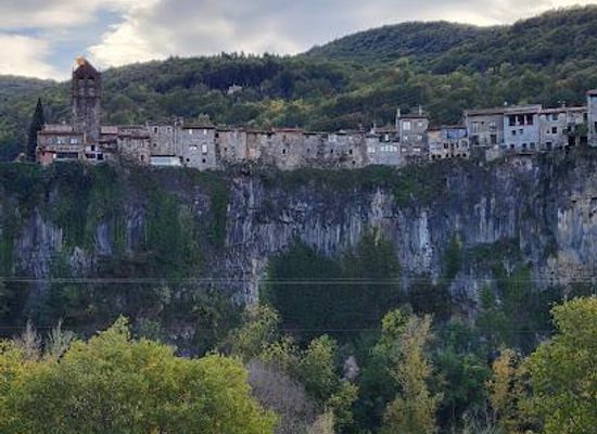 spain/girona/attraction/parc-natural-de-la-zona-volcanica-de-la-garrotxa