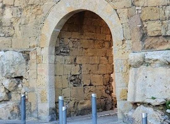 spain/tarragona/attraction/portal-del-roser