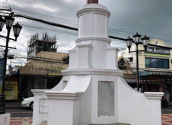 philippines/bicol-region/attraction/plaza-jorge-barlin