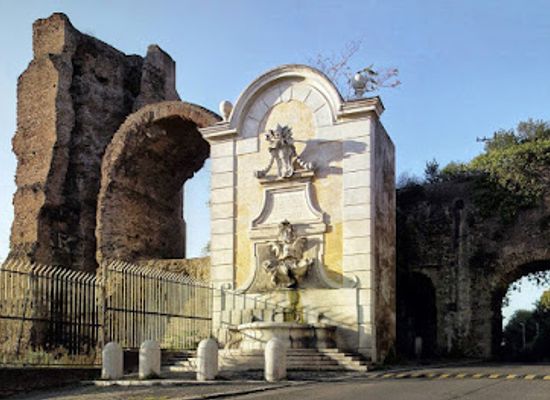 italy/via-francigena/attraction/fountain-of-clement-xii