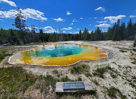 wyoming/bridger-teton-national-forest/attraction/morning-glory-pool