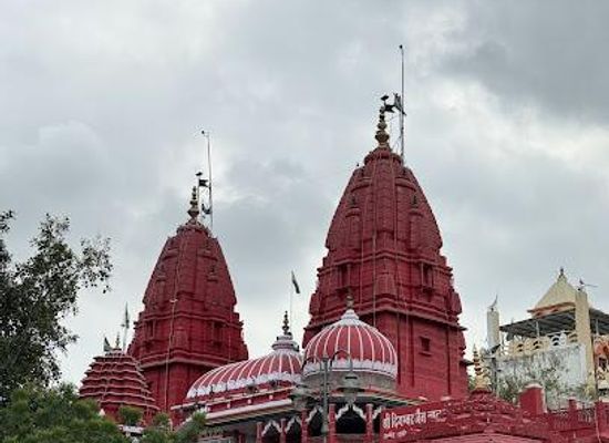 india/delhi/attraction/shri-digambar-jain-atishay-kshetra-lal-mandir