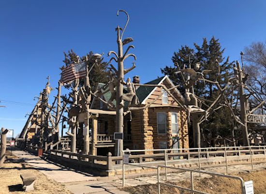 kansas/eastern-kansas/attraction/grassroots-art-center