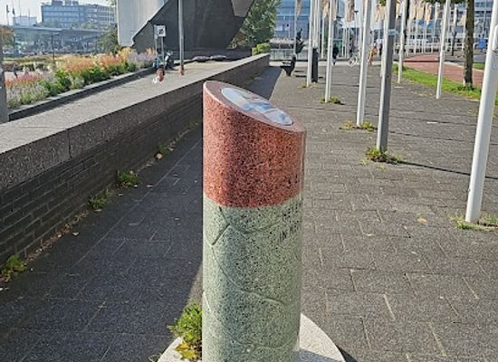 netherlands/rijnmond/attraction/nederlands-indie-monument