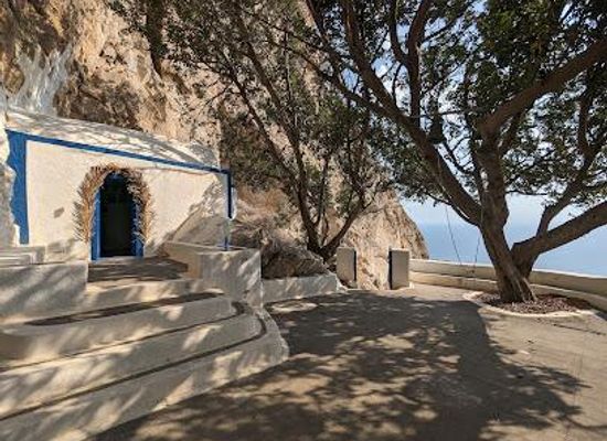 greece/santorini/attraction/spring-of-zoodochos-pigi