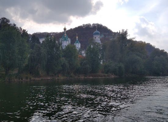 ukraine/seversky-donets-river/attraction/dub-patriarch-na-ekologicheskoy-trope