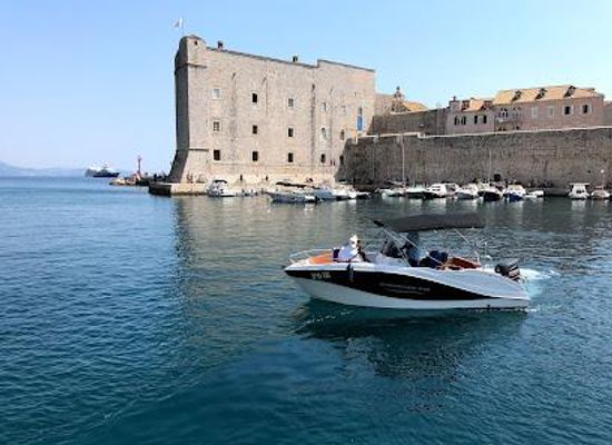 bosnia-and-herzegovina/trebinje/attraction/explore-dubrovnik-private-boat-tours-dubrovnik-rent-a-boat-yacht-tours-dubrovnik