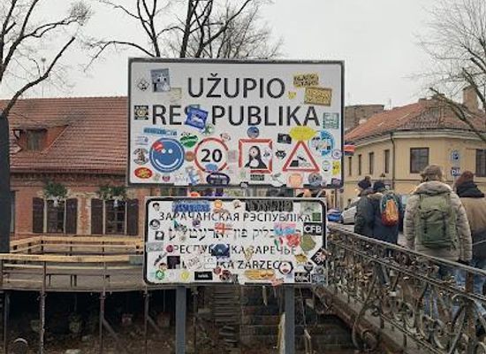 lithuania/vilnius/attraction/vilnius-with-locals-tours-vilnius-free-walking-tours-paid-tours