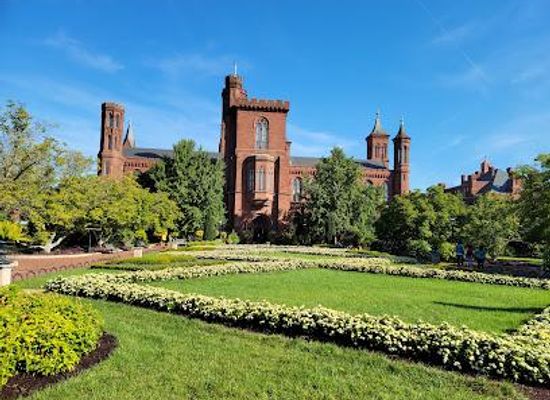 maryland/waldorf/attraction/smithsonian-pollinator-garden