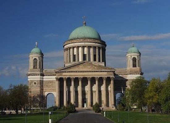 hungary/budapest/attraction/basilica-of-esztergom