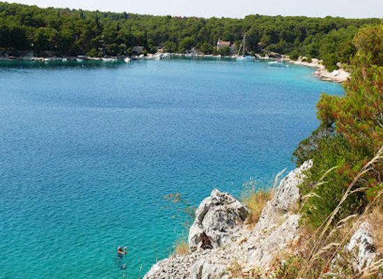 croatia/brac-island/attraction/uvala-osibova