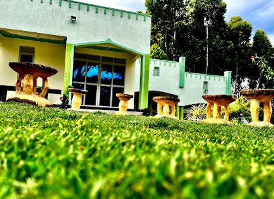 uganda/toro/attraction/roots-cottages-campsite-ntanda-crater-lake-tooro-uganda
