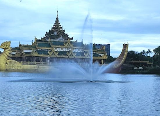 myanmar-burma/yangon/attraction/kandawgyi-lake-view