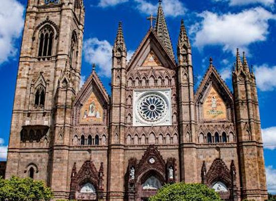 mexico/guadalajara/attraction/templo-expiatorio-del-santisimo-sacramento