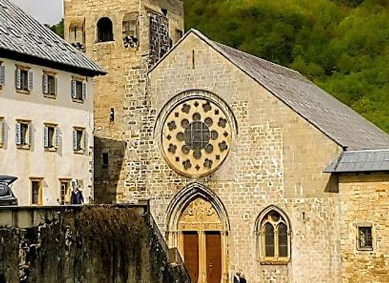 spain/pamplona/attraction/real-colegiata-de-santa-maria-de-roncesvalles