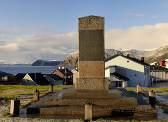 norway/nordkapp/attraction/honningsvag-world-war-ii-memorial