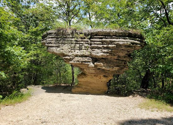 arkansas/crowley-s-ridge/attraction/pivot-rock-park