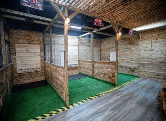 florida/panama-city-beach/attraction/axe-throwing-pier-park
