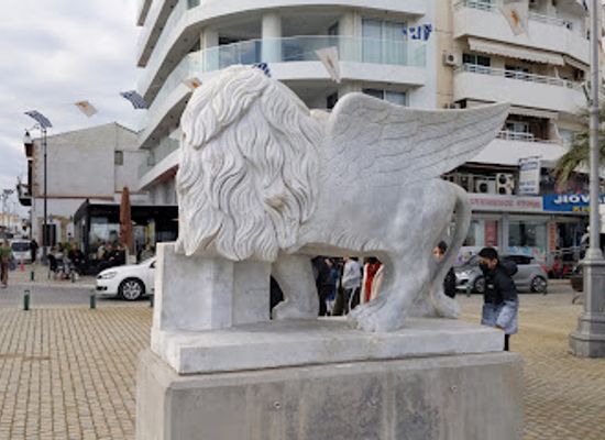 cyprus/larnaca/attraction/small-square