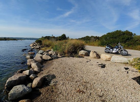 rhode-island/washington-county/attraction/quonnie-beach